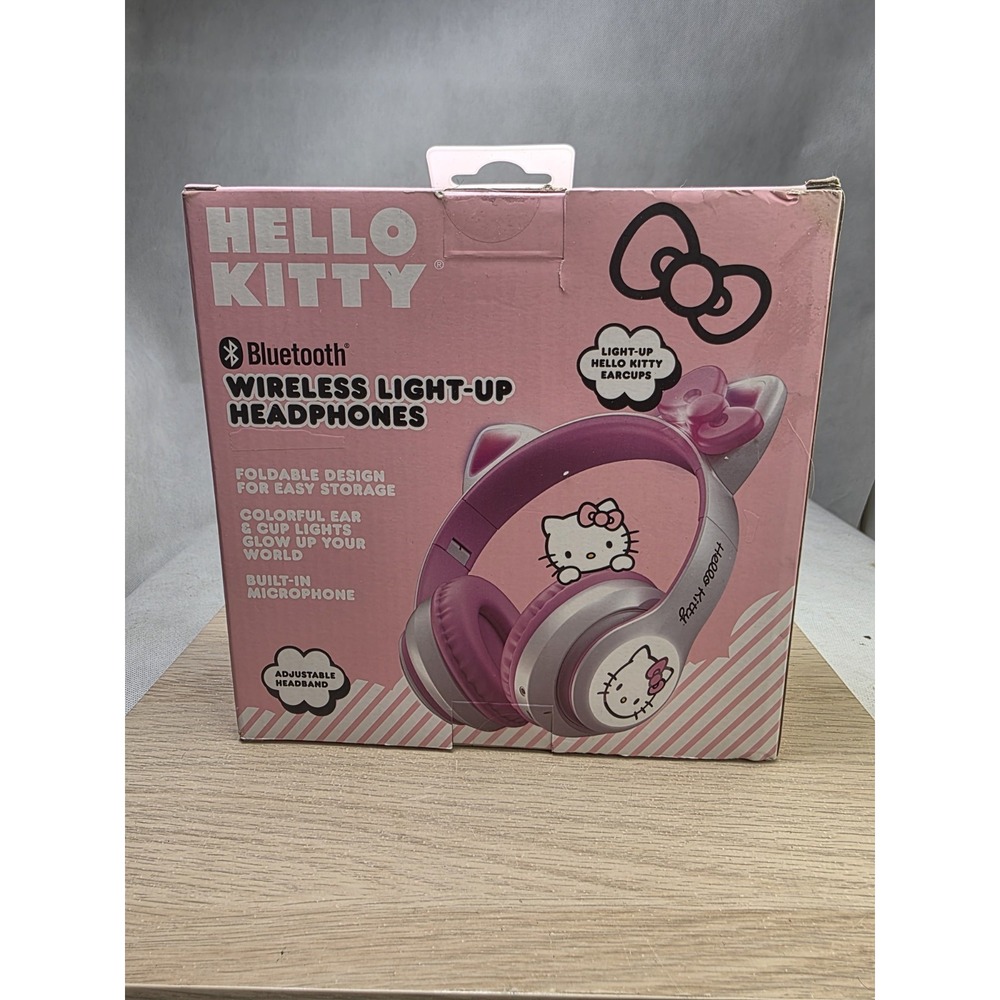 New Sanrio Hello Kitty Light Up Bluetooth Wireless Headphones With Microphone